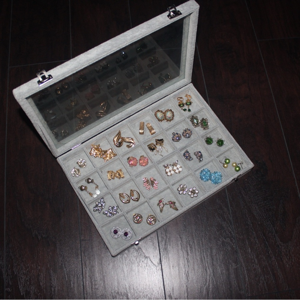 Vintage Jewelry Set - Picture 3 of 11
